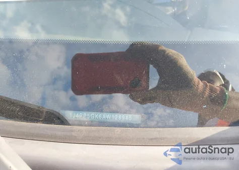 2010 Jeep Liberty Limited z USA, uszkodzony, nr VIN 1J4PP5GK6AW128945